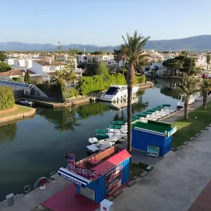 https://le-marinola-empuriabrava.topcostabravahotels.com